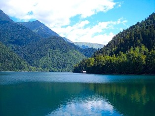 Озеро Рица