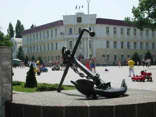 Памятник военным морякам