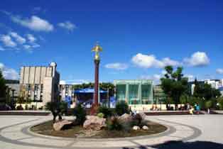 Центральная площадь в поселке Лазаревском