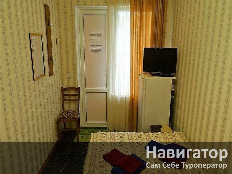 ЮЖНЫЙ - гостевой дом в Геленджик (Толстый мыс)