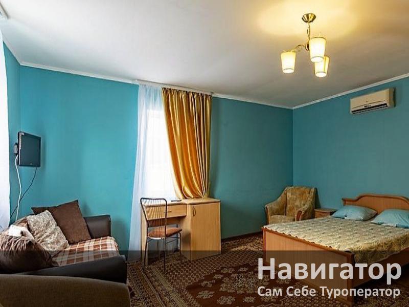 ЮЖНЫЙ - гостевой дом в Геленджик (Толстый мыс)