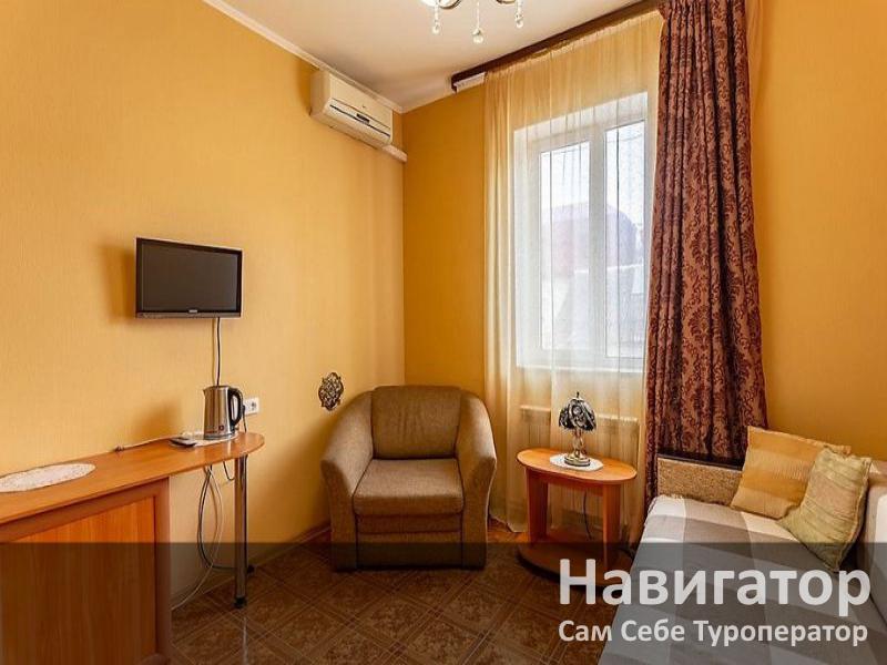 ЮЖНЫЙ - гостевой дом в Геленджик (Толстый мыс)