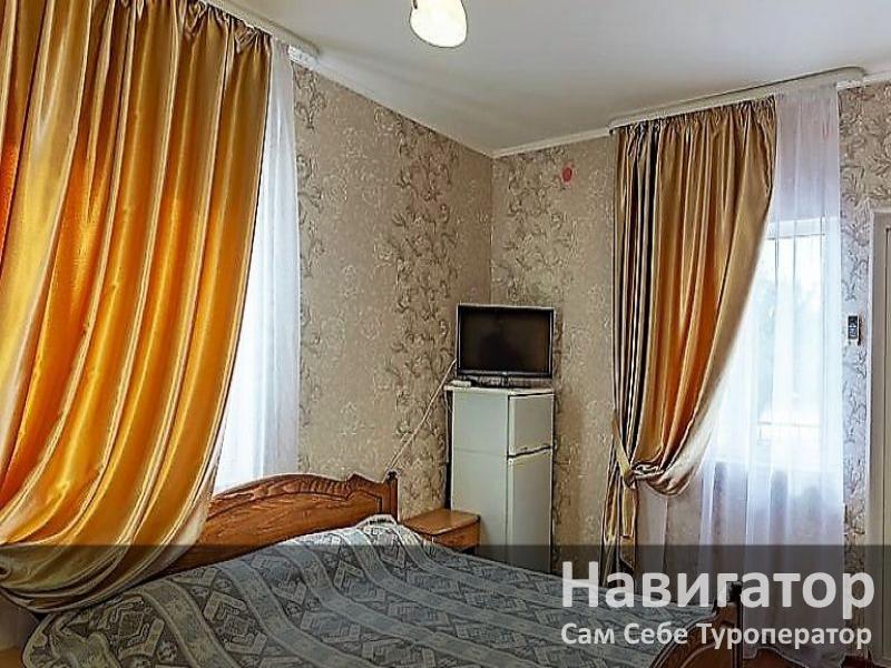 ЮЖНЫЙ - гостевой дом в Геленджик (Толстый мыс)