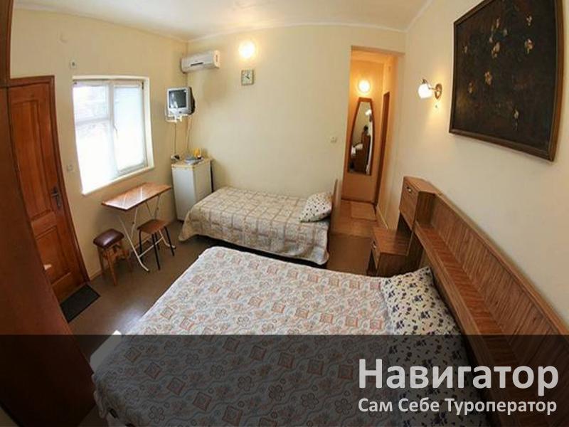 МОРСКОЙ БРИЗ - гостевой дом в Геленджик (Толстый мыс)
