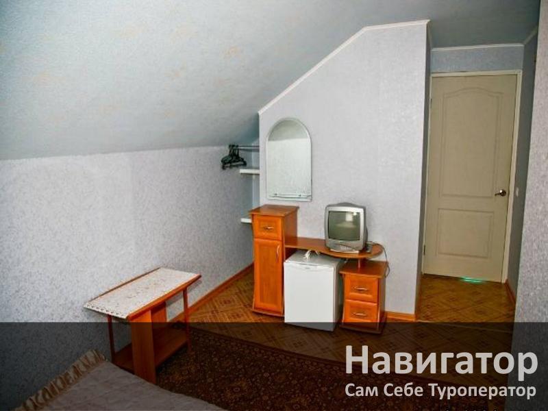МАЛАХИТ - гостевой дом в Геленджик (Толстый мыс)