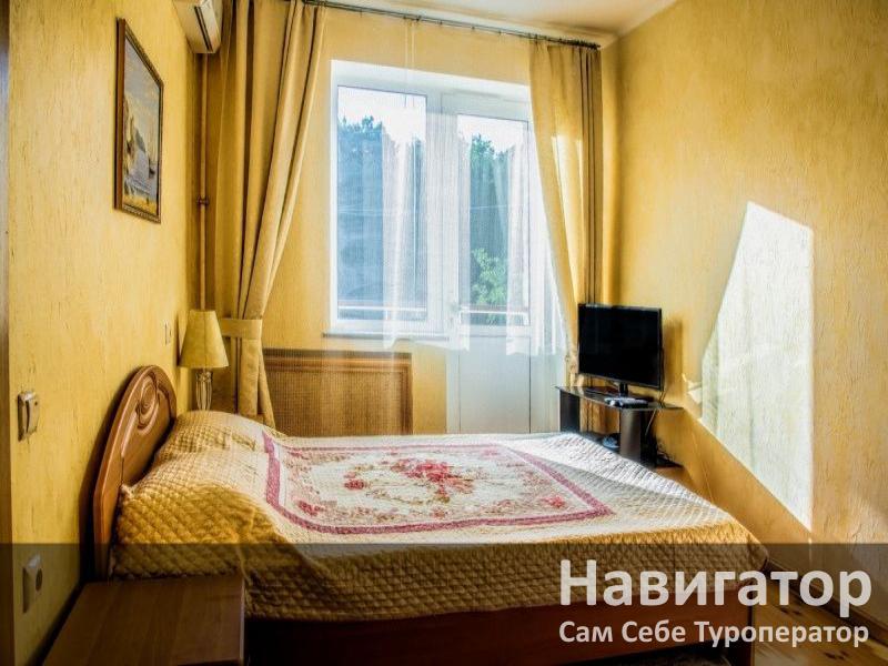 ЛАЗУРНЫЙ - отель в Геленджик центр