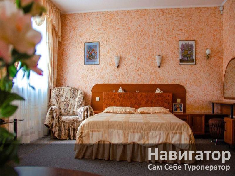 ЛАЗУРНЫЙ - отель в Геленджик центр