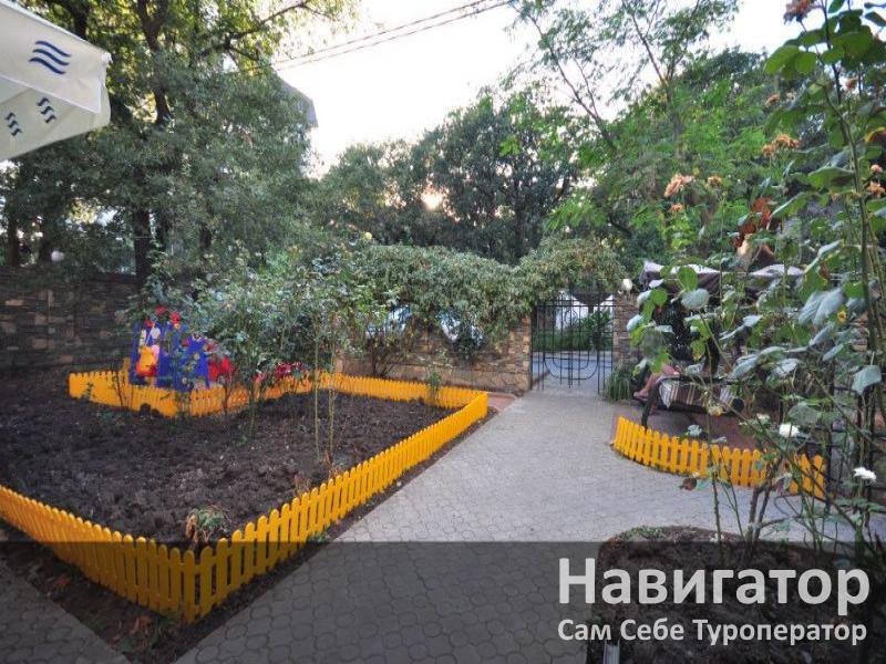 ЛАЗУРНЫЙ - отель в Геленджик центр