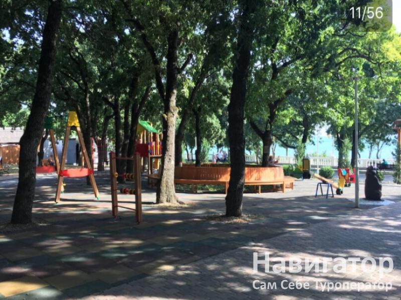 НА ЛАЗУРНОЙ - гостевой дом в Геленджик центр