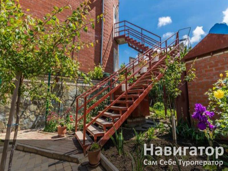 ЛЮДМИЛА - гостевой дом в Геленджик (Толстый мыс)