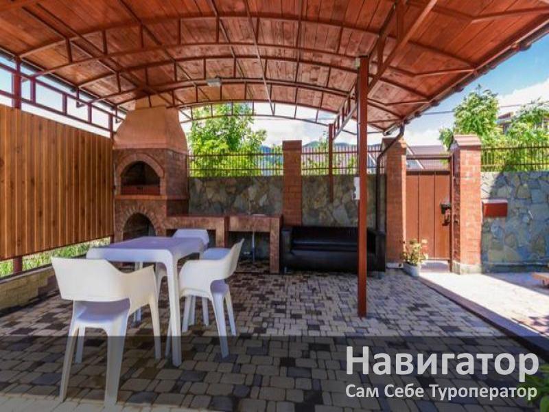 ЛЮДМИЛА - гостевой дом в Геленджик (Толстый мыс)