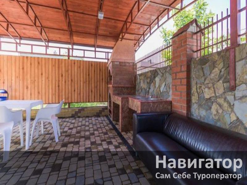 ЛЮДМИЛА - гостевой дом в Геленджик (Толстый мыс)