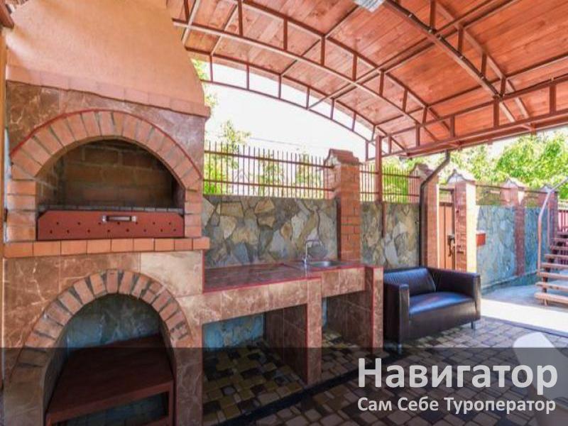 ЛЮДМИЛА - гостевой дом в Геленджик (Толстый мыс)