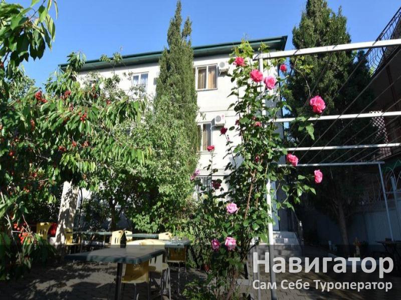 НА СЕВАСТОПОЛЬСКОЙ - гостевой дом в Геленджик (Тонкий мыс)
