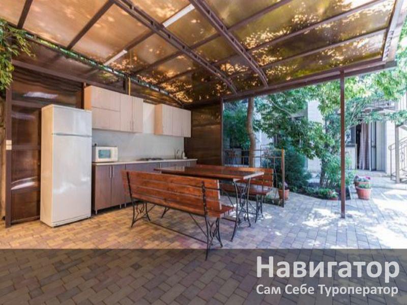 ЯНТАРЬ - гостевой дом в Геленджик (Толстый мыс)