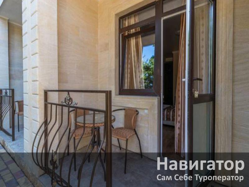 ЯНТАРЬ - гостевой дом в Геленджик (Толстый мыс)