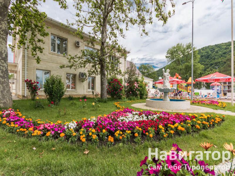 АЛЬБАТРОС - гостинично развлекательный комплекс в Архипо-Осиповка