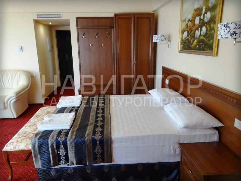 ЛАЗУРЬ Beach Hotel**** - отель в Адлер