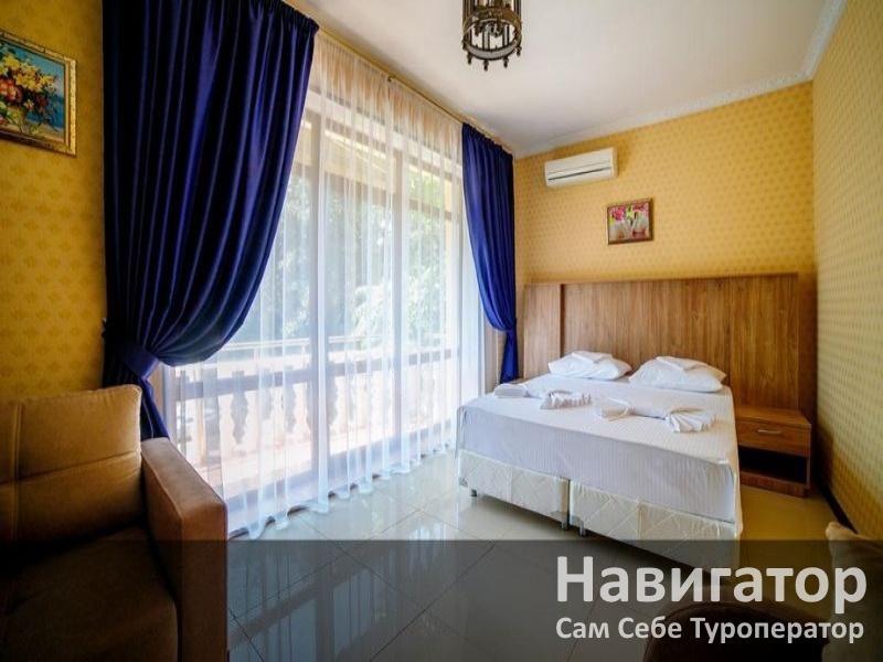ВЕРСАЛЬ - отель 3* в Геленджик центр