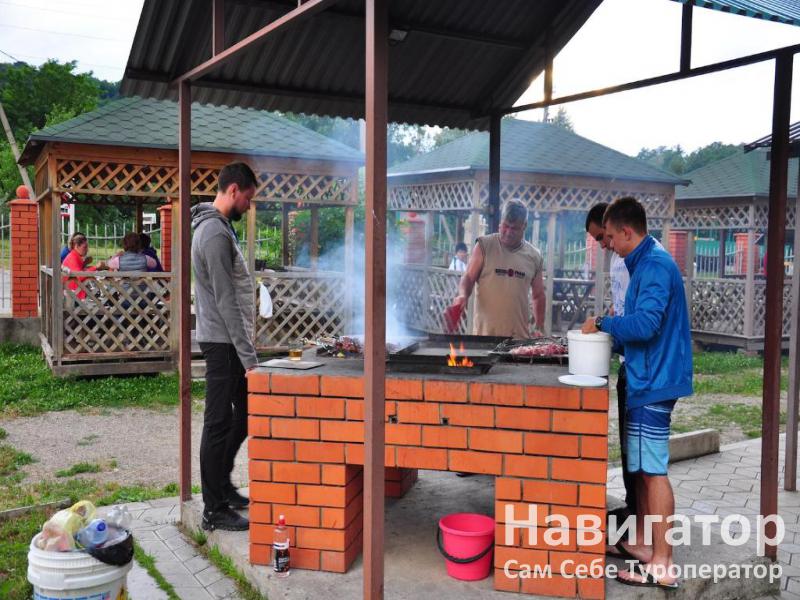БОЛЬШАЯ МЕДВЕДИЦА - гостиничный комплекс в Гуамка пос.