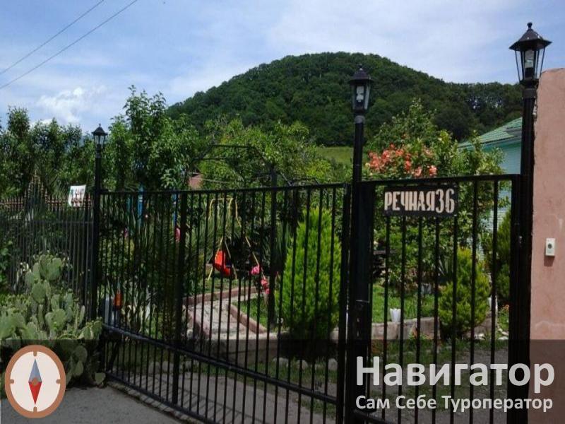 У АЛИСЫ - гостиница в Пицунда