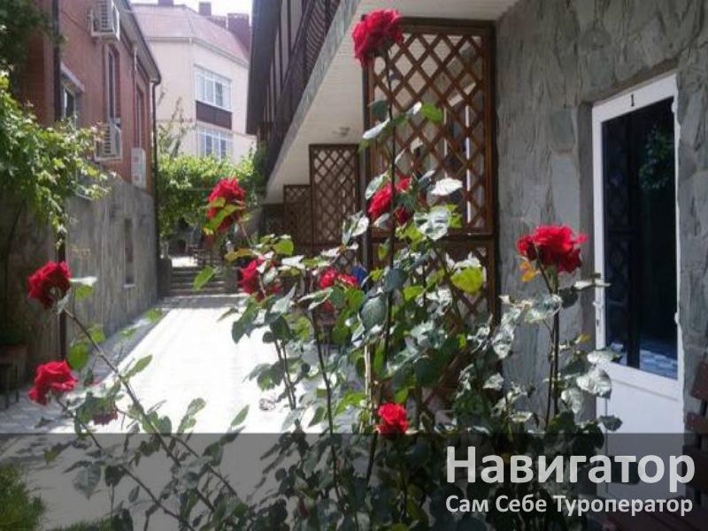 АНТОНИНА - гостевой дом в Геленджик (Толстый мыс)