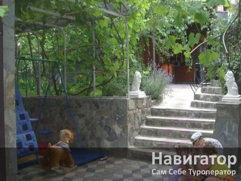 АНТОНИНА - гостевой дом в Геленджик (Толстый мыс)