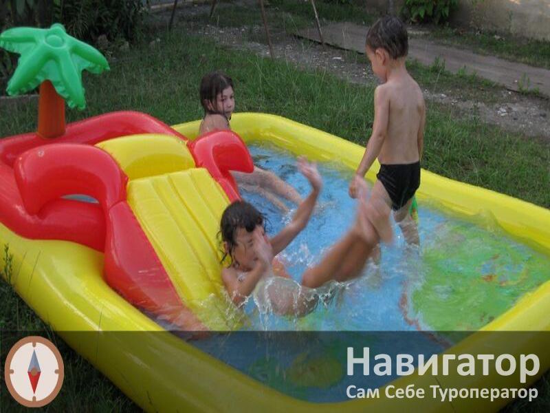 В ГОСТЯХ У ГУНДЫ - гостевой дом в Сухум