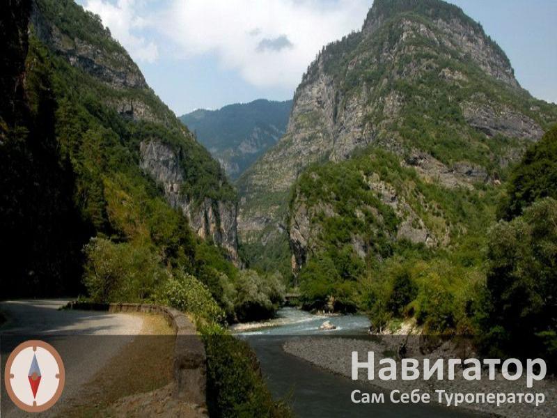 В ГОСТЯХ У ГУНДЫ - гостевой дом в Сухум