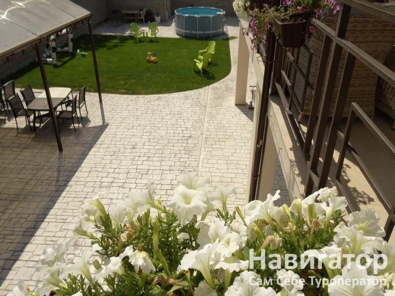 НА КАТИ СОЛОВЬЯНОВОЙ - гостевой дом в Анапа