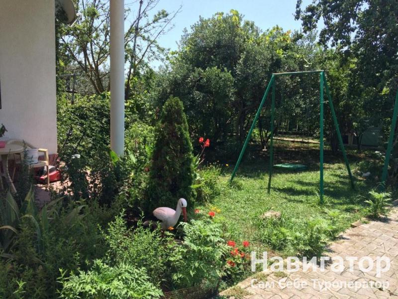 БЕЛОЕ СОЛНЦЕ ПУСТЫНИ - гостевой дом в Пицунда