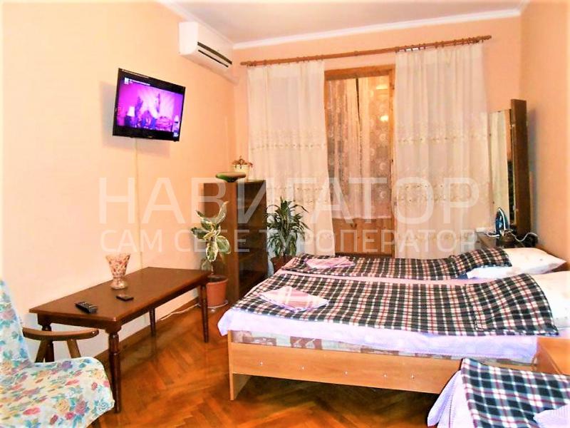 4350_1-но комнатная квартира в Гагра