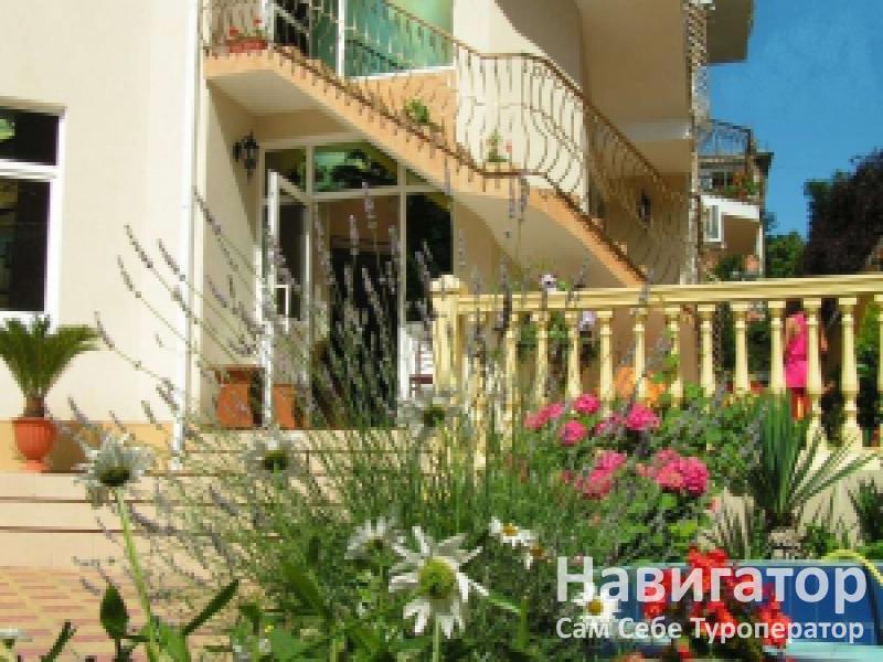ЛАУРА - гостевой дом в Курортные поселки Лазаревского района