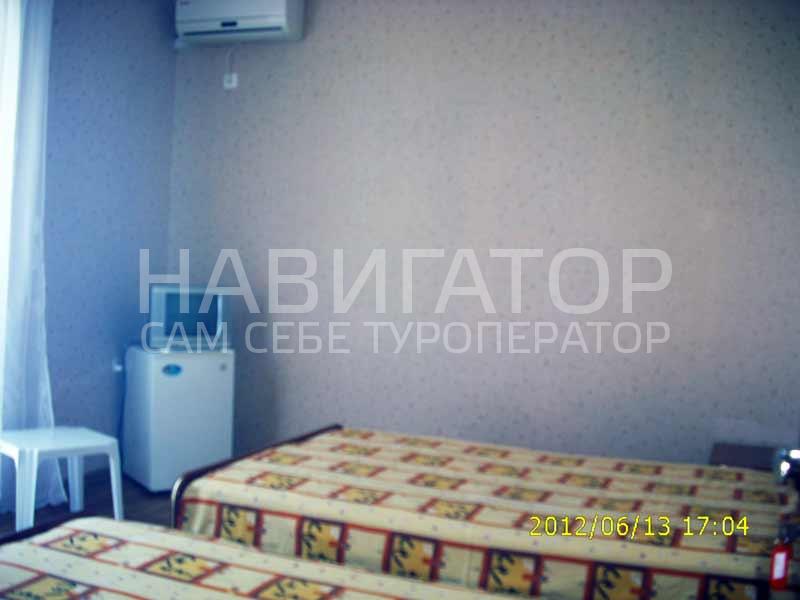 НИКОС - гостевой дом в Витязево