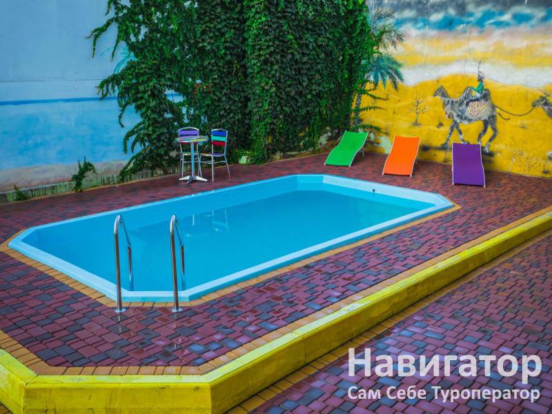 В ГОСТЯХ У ВЕРБЛЮДА - отель в Феодосия
