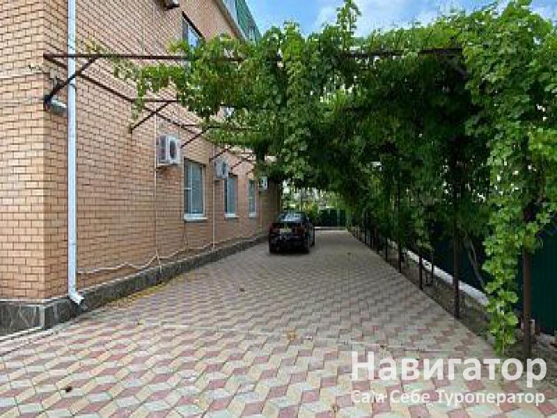 ЛЮДМИЛА - гостевой дом в Голубицкая