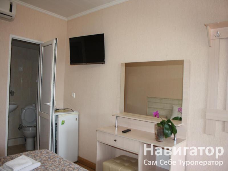 НА ЛЕНИНА 100 гостевой дом в Адлер