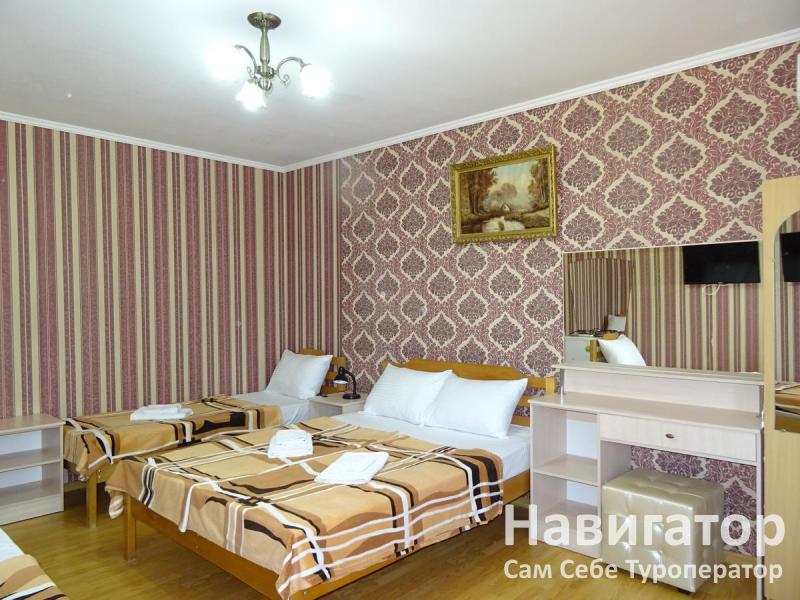 НА ЛЕНИНА 100 гостевой дом в Адлер
