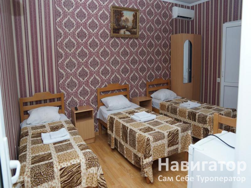 НА ЛЕНИНА 100 гостевой дом в Адлер