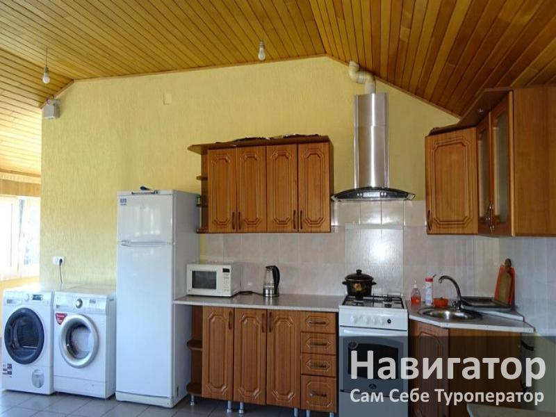НА ЛЕНИНА 100 гостевой дом в Адлер