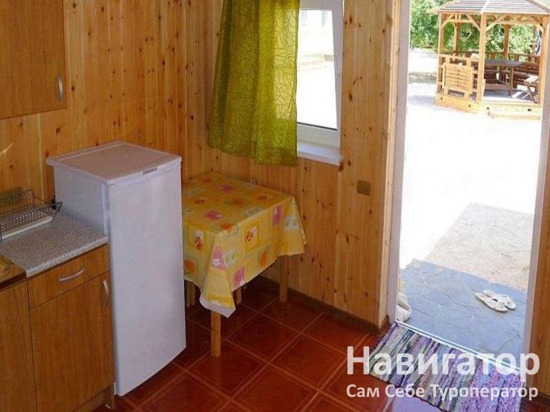 ГИДРОСТРОИТЕЛЬ - база отдыха в Голубицкая
