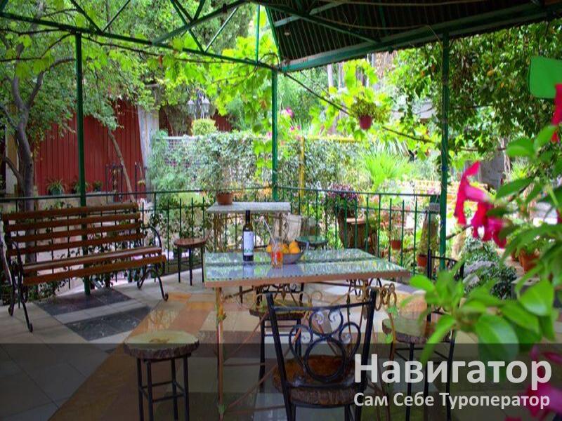 РАДМИР - гостевой дом в Алупка