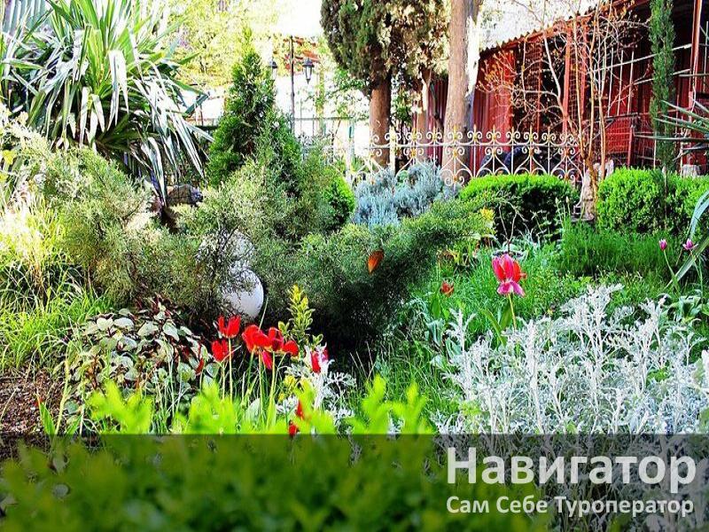 РАДМИР - гостевой дом в Алупка
