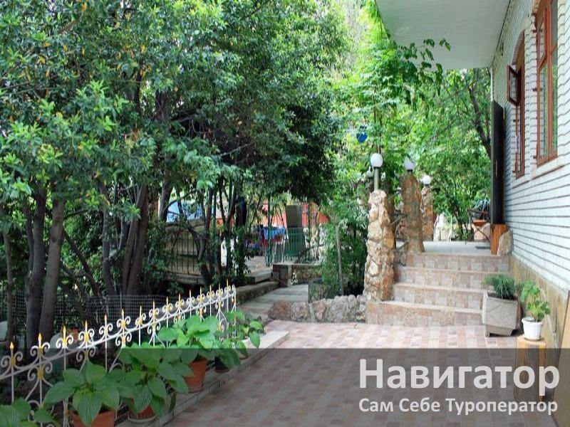 РАДМИР - гостевой дом в Алупка