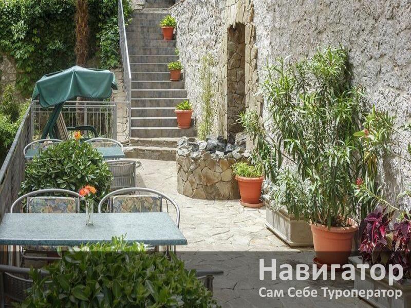 У ГРАФСКОГО ПАРКА - гостиничный комплекс в Алупка
