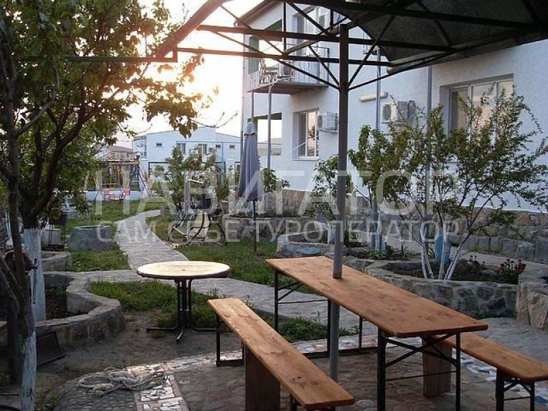 Breeze Guest House Meganom - гостевой дом в Судак