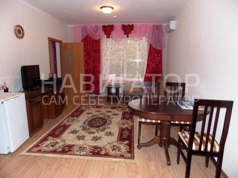 ЗАМОК - пансионат в Бытха мкр.