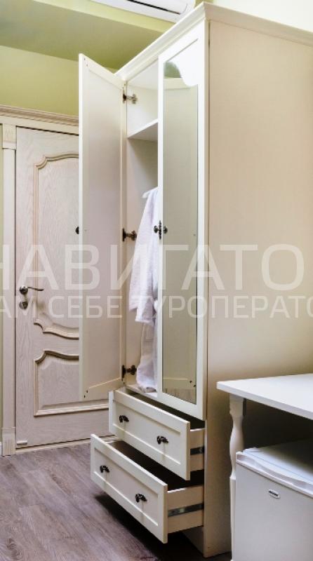 CHALET DE PROVENCE BUSINESS HOTEL (Шале де Прованс Бизнес Отель) - отель в Санкт-Петербург