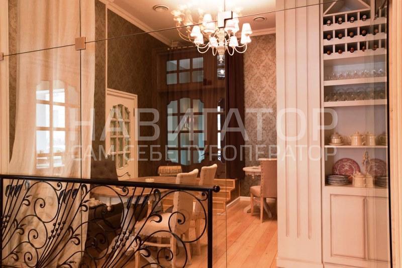 CHALET DE PROVENCE BUSINESS HOTEL (Шале де Прованс Бизнес Отель) - отель в Санкт-Петербург