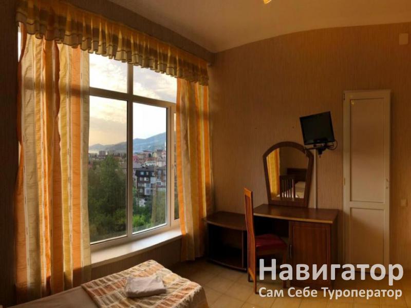 ДОМИК НА АКАЦИЯХ - гостевой дом в Адлер